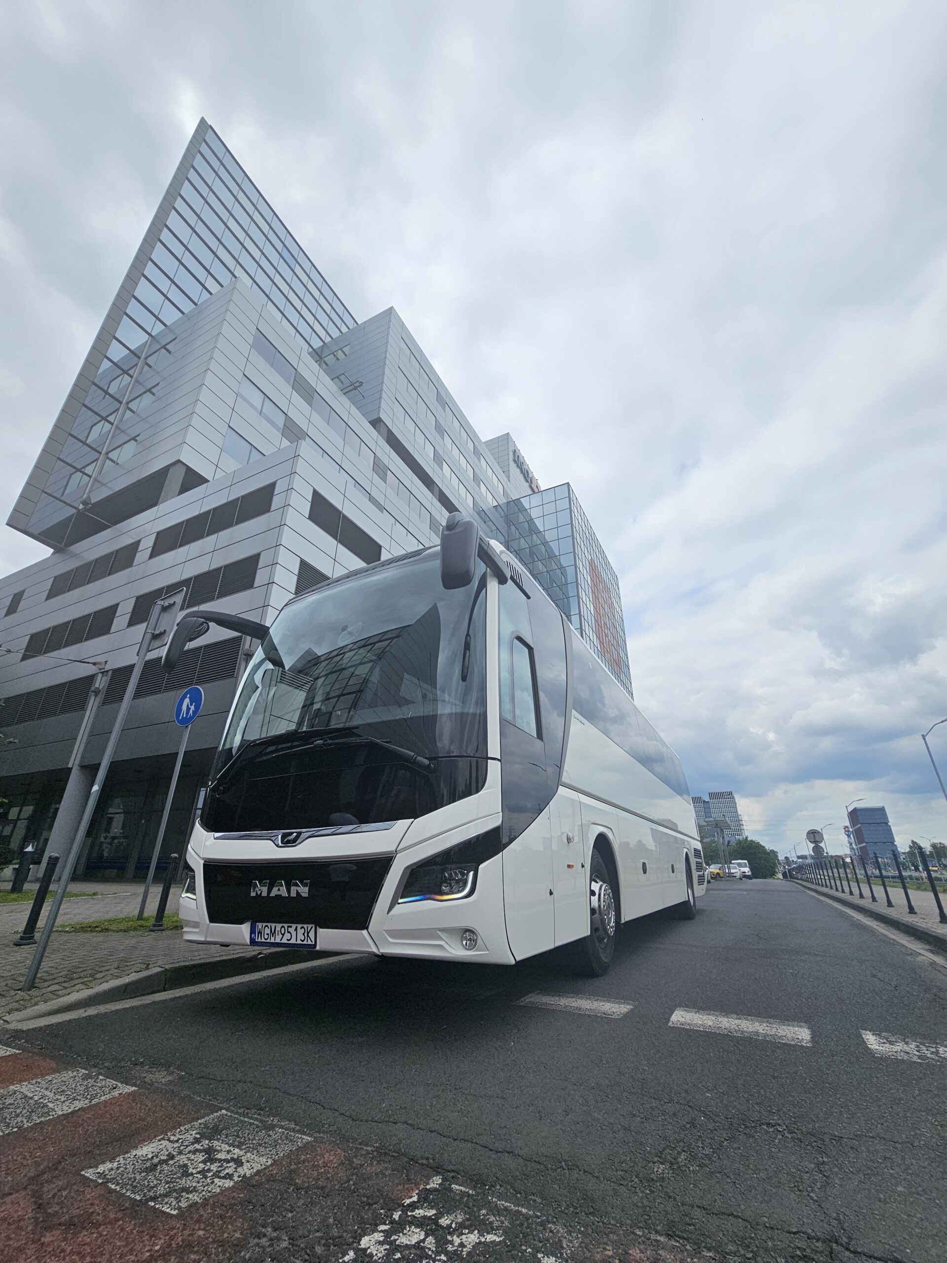 Autokar piętrowy Buzzbus